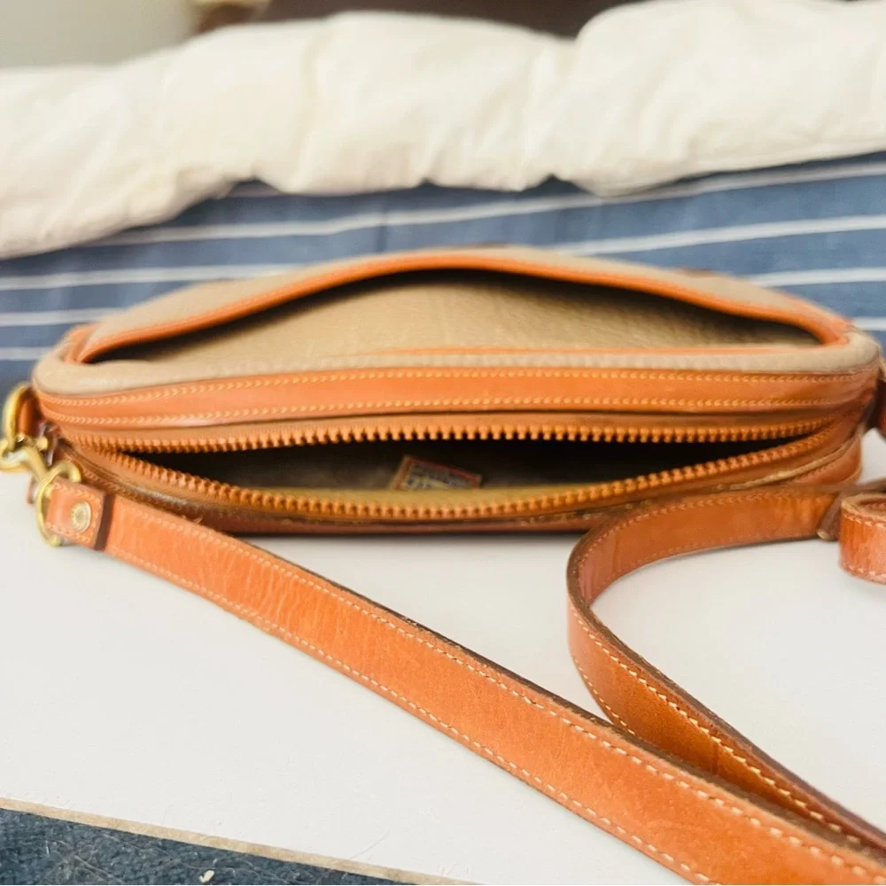 Vintage Leather Beige and Camel Dooney & Bourke Crossbody with detachable strap - Picture 9 of 14